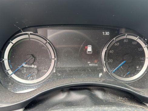 Used 2023 Toyota Highlander LE image 2