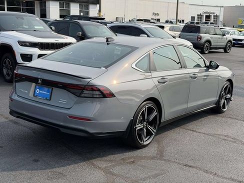 Used 2025 Honda Accord Sport image 2