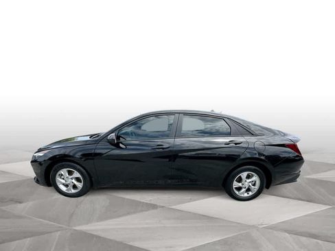 Used 2023 Hyundai Elantra SE FWD image 5