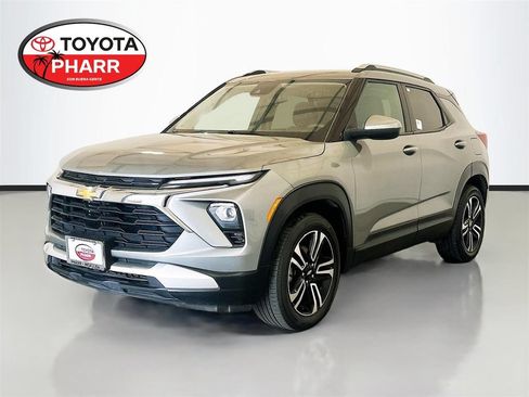 Used 2025 Chevrolet TrailBlazer LT w/ Driver Confidence Package FWD image 1