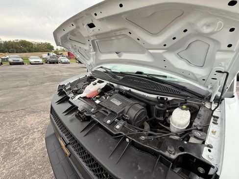 Used 2016 Chevrolet Express 2500 Extended image 22