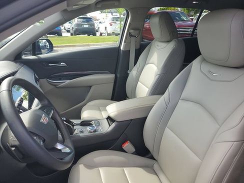 Certified 2023 Cadillac XT4 Luxury w/ Driver Awareness Package AWD/4WD image 18