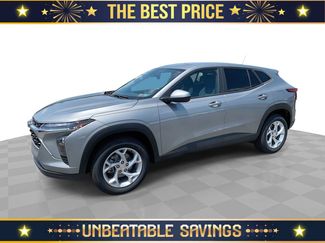 Used 2024 Chevrolet Trax LS w/ LS Convenience Package FWD video 1