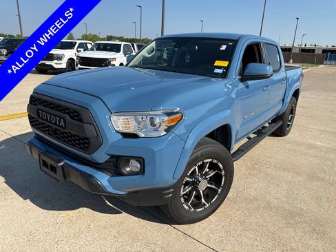 Used 2019 Toyota Tacoma SR5 RWD image 1