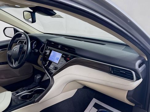 Used 2018 Toyota Camry XLE image 21