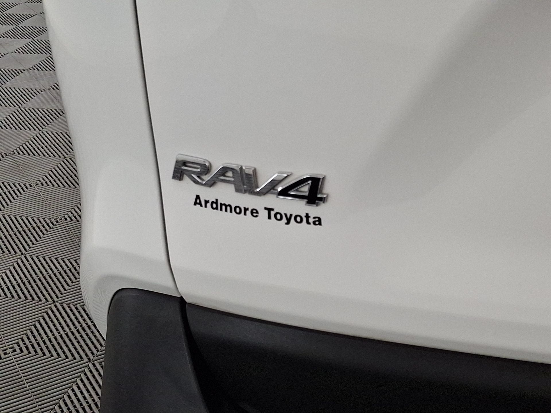 Certified 2025 Toyota RAV4 LE AWD/4WD image 23