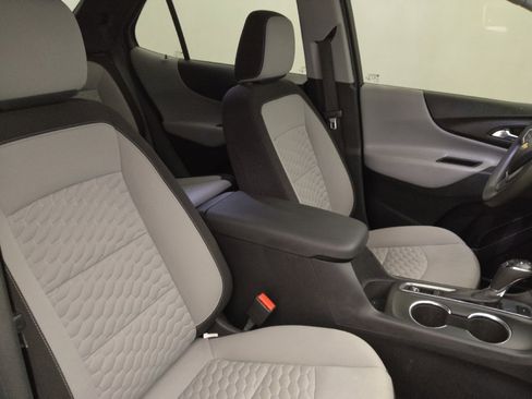 Used 2021 Chevrolet Equinox LS AWD/4WD image 21