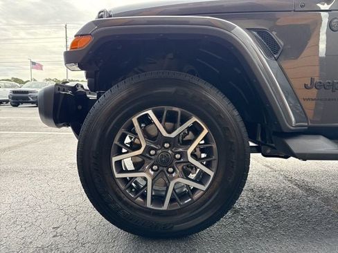 New 2026 Jeep Wrangler Unlimited Sahara AWD/4WD image 5
