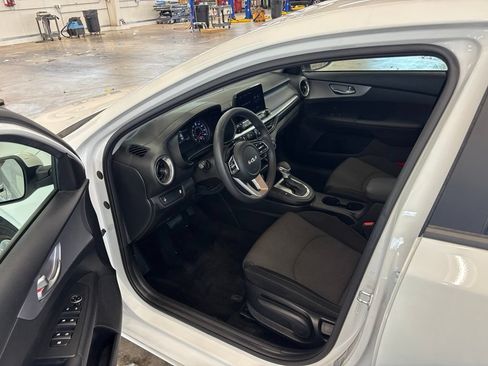 Used 2022 Kia Forte Sedan FWD image 10