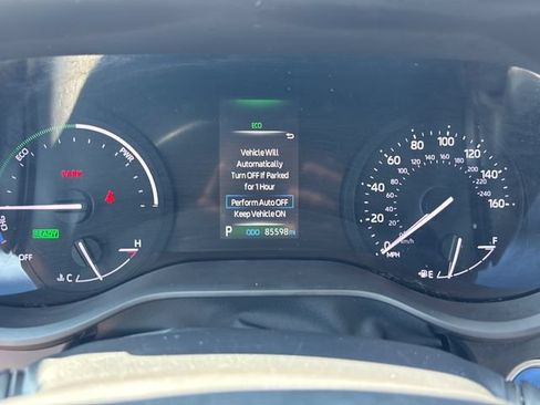 Used 2023 Toyota Sienna XLE FWD image 18