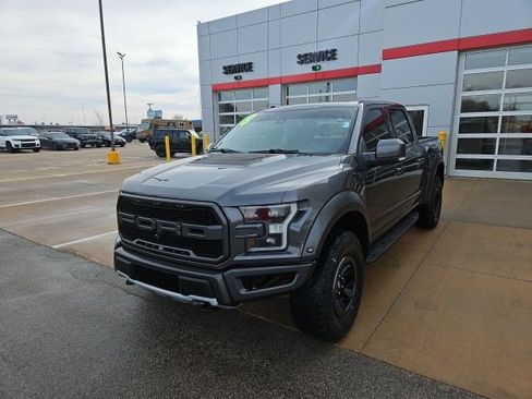 Used 2018 Ford F150 Raptor w/ Equipment Group 802A Luxury image 3