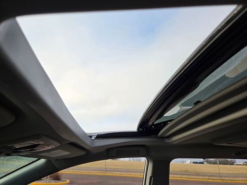 Used 2019 Toyota Sienna Limited Premium image 33