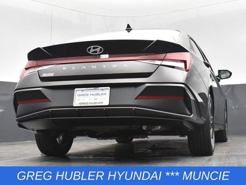 Used 2025 Hyundai Elantra SEL FWD image 42