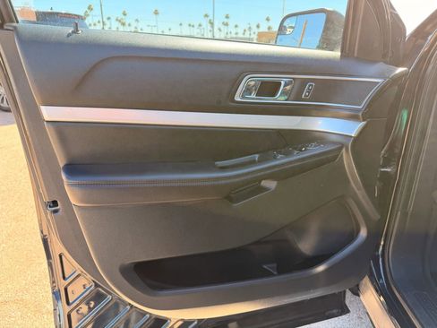 Used 2016 Ford Explorer XLT w/ Equipment Group 202A image 9