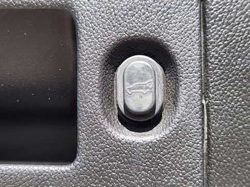 Used 2020 Cadillac Escalade Premium Luxury image 14