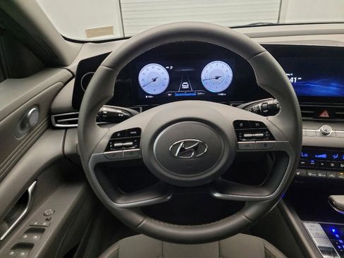Used 2023 Hyundai Elantra SEL w/ Convenience Package FWD image 22