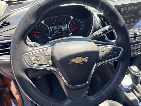 Used 2018 Chevrolet Equinox Premier FWD image 19