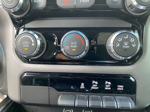 Used 2026 RAM 1500 Express AWD/4WD image 16