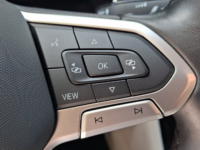 Used 2023 Volkswagen Jetta SE FWD image 28