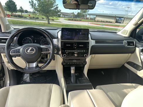 Used 2023 Lexus GX 460 Luxury w/ Sport Design Package AWD/4WD image 29