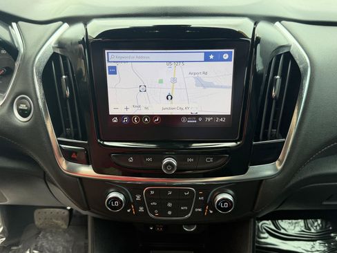 Used 2023 Chevrolet Traverse RS FWD image 35