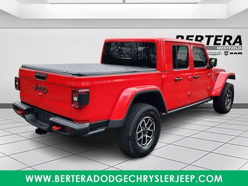 Certified 2025 Jeep Gladiator Rubicon AWD/4WD image 6