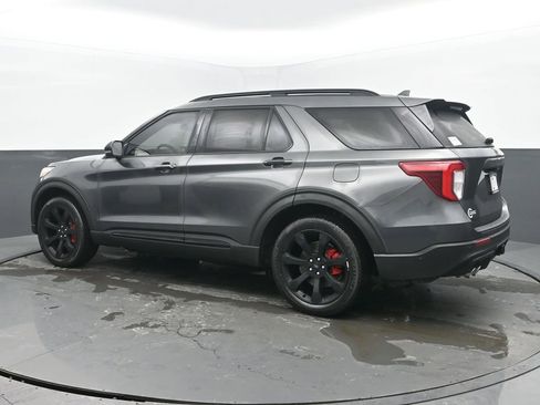 Used 2020 Ford Explorer ST w/ ST Street Pack image 3