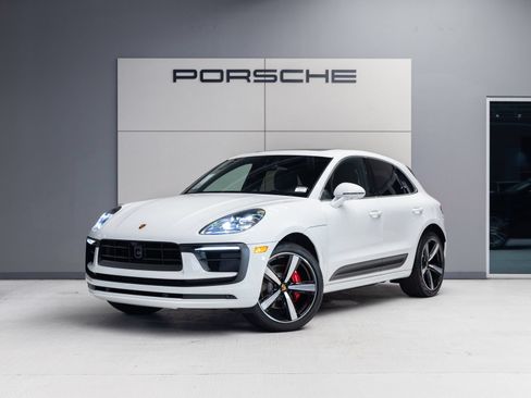 Certified 2026 Porsche Macan S AWD/4WD image 1