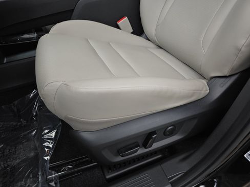 Used 2023 Nissan Rogue SV w/ SV Premium B Package FWD image 25
