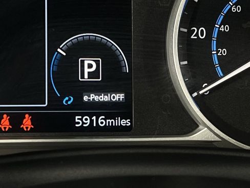 Used 2024 Nissan Leaf S image 14