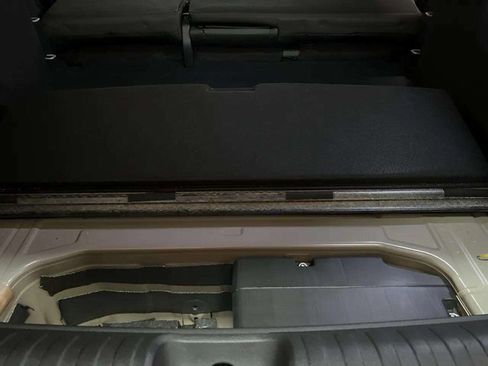 Used 2024 Audi Q4 e-tron Premium w/ Convenience Package image 86