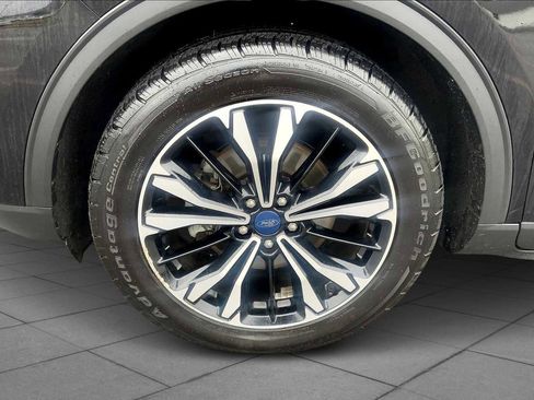 Used 2022 Ford Escape SEL w/ SEL Stealth AWD Package image 10