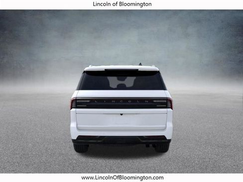 New 2026 Lincoln Navigator Reserve AWD/4WD image 5
