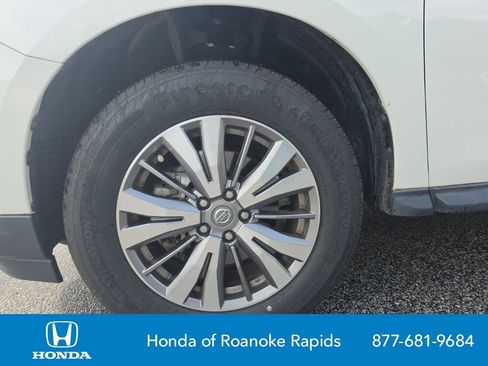 Used 2019 Nissan Pathfinder S AWD/4WD image 9