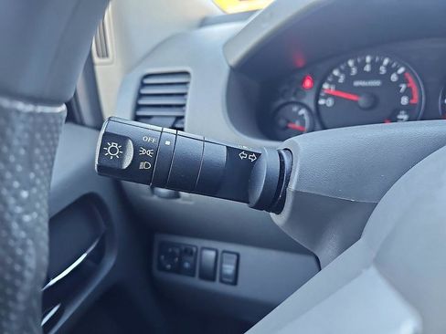 Used 2016 Nissan Frontier SV image 15