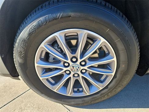 Used 2024 Buick Enclave Premium image 30