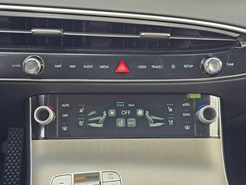 New 2026 Genesis GV70 2.5T Advanced image 16