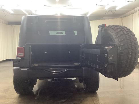 Used 2017 Jeep Wrangler Sport image 11