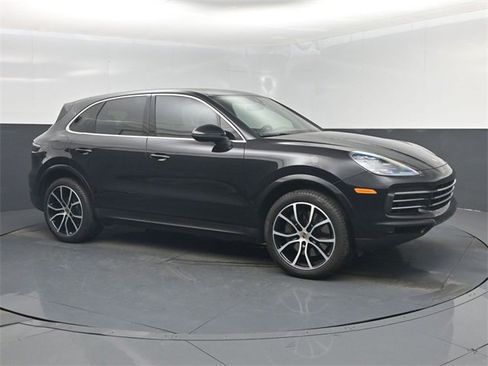 Used 2020 Porsche Cayenne S image 1