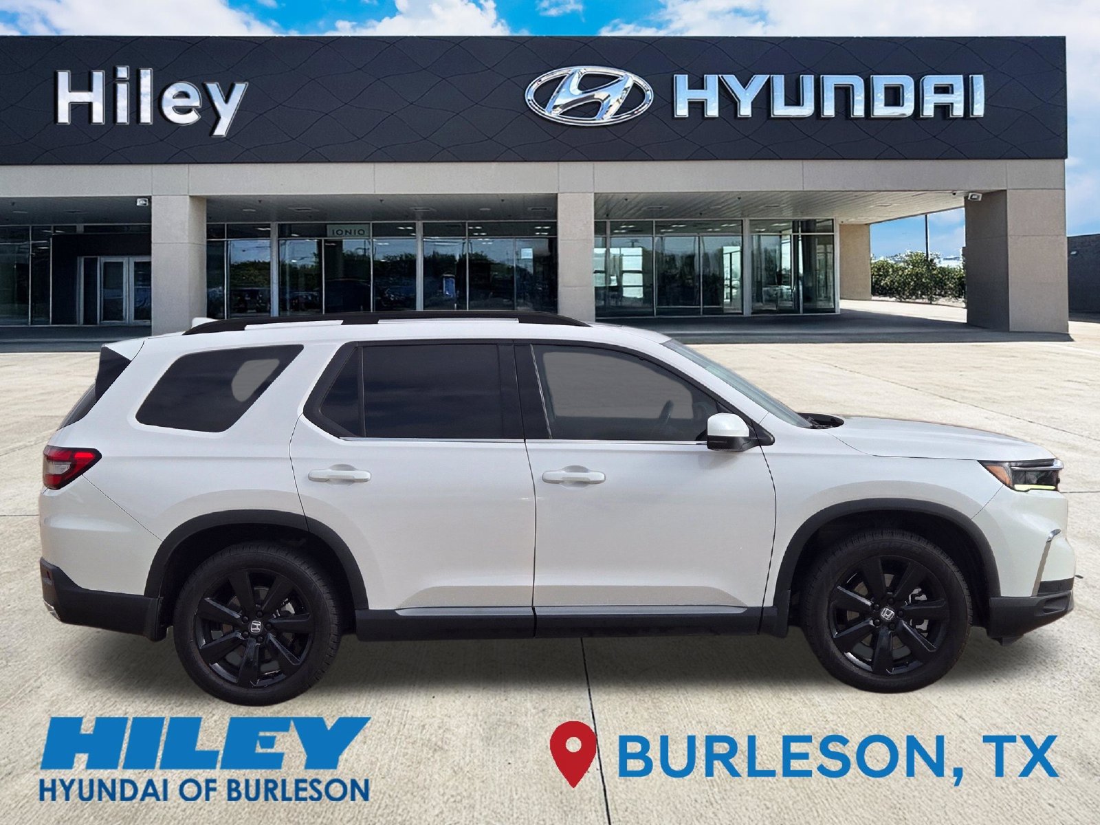 Used 2023 Honda Pilot Touring image 3