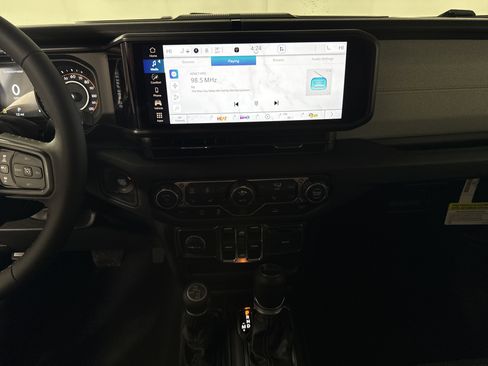 New 2026 Jeep Gladiator Sport image 25