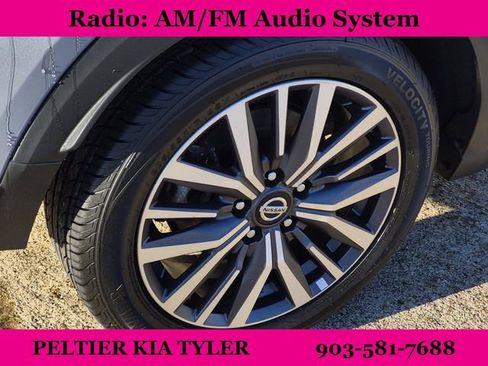 Used 2021 Nissan Kicks SV image 9