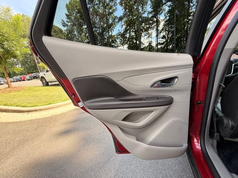 Used 2015 Buick Encore Leather FWD image 27