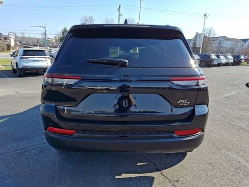 Certified 2025 Jeep Grand Cherokee Altitude image 7