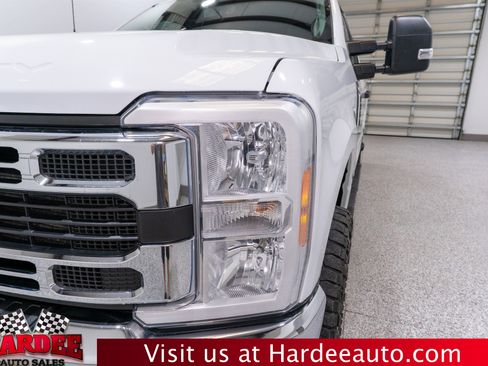 Used 2023 Ford F250 XLT w/ FX4 Off-Road Package AWD/4WD image 8
