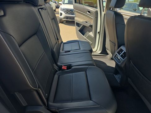 Used 2021 Volkswagen Atlas SE image 18