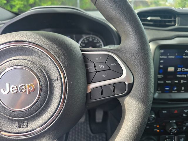 Used 2023 Jeep Renegade Latitude AWD/4WD image 24