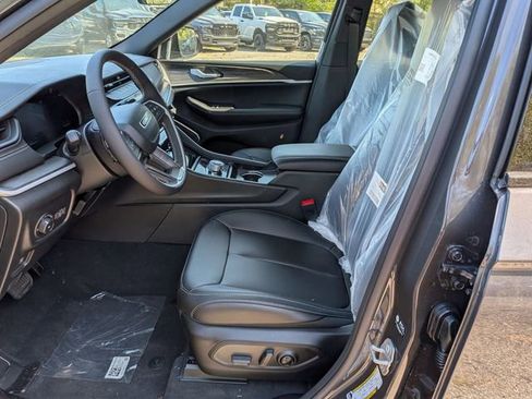 New 2026 Jeep Grand Cherokee Limited AWD/4WD image 9