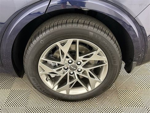 Used 2025 Genesis GV70 2.5T image 21