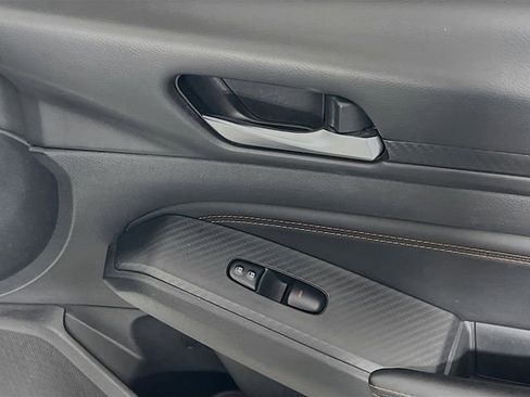 Used 2020 Nissan Altima 2.5 SR w/ Premium Package image 32